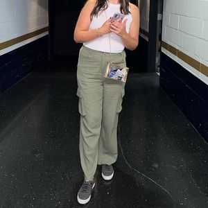 Army green linen cargo pants, size large